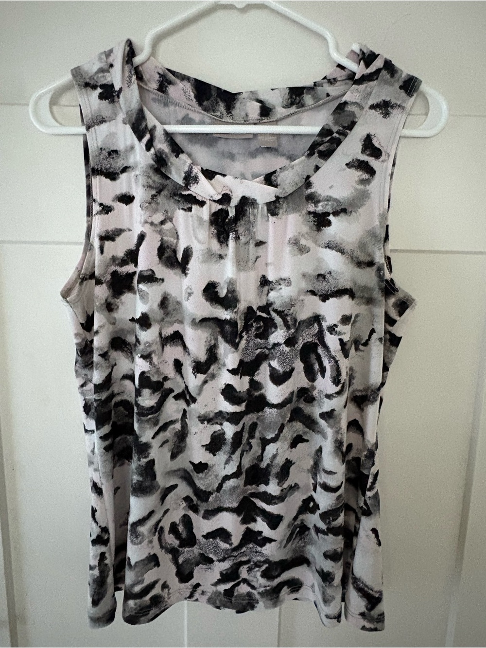 Chicos sleeveless scoop neck top sz 1